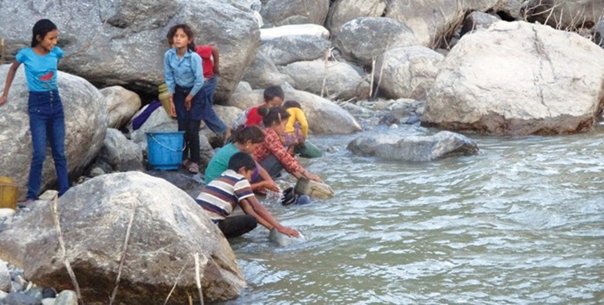 बझाङको सदरमुकाम चैनपुरमा खानेपानीको हाहाकार